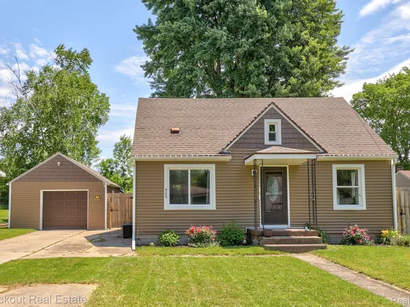 4175 Pineport Rd, Bridgeport, MI 48722