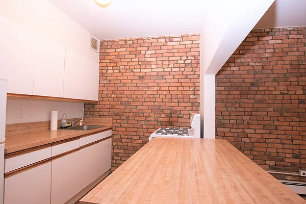 Rented by R New York | media 1