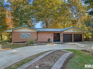 900 W Lake Shore Dr, Springfield, IL 62712