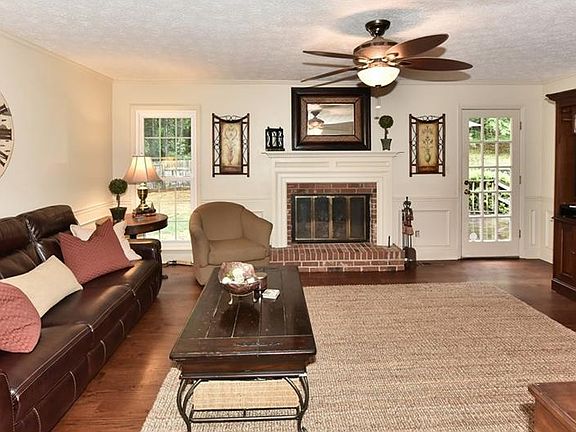 5th image of 2780 Shurburne Dr