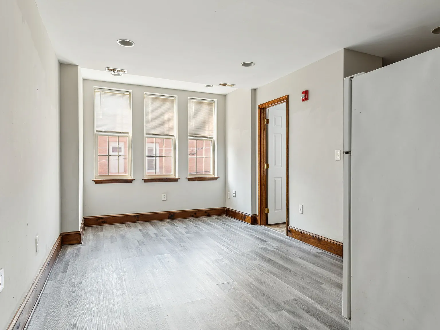 1 bed, $900 — Photo 2