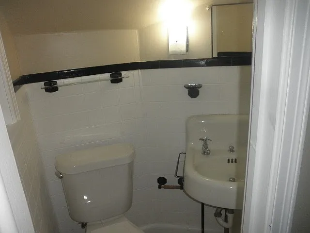 3802 Biddison Ln — Photo 11