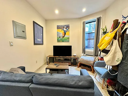 Rented by Astoria Realty | media 11