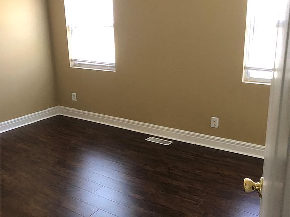 4th image of 1520 N 55th Dr APT A