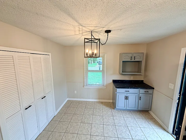 715 Colorado Dr — Photo 6