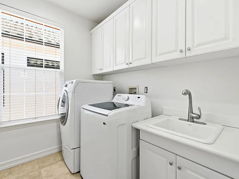 5571 Ocean Terrace Dr — Photo 29