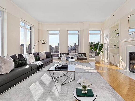 2nd image of 205 E 85th St Penthouse 2