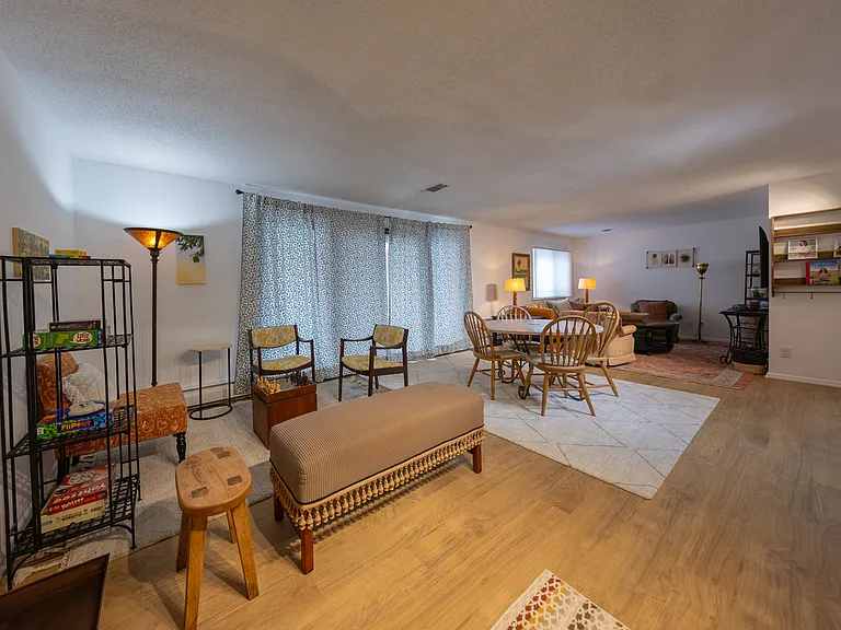 410 6th Ave SW #C — Photo 3