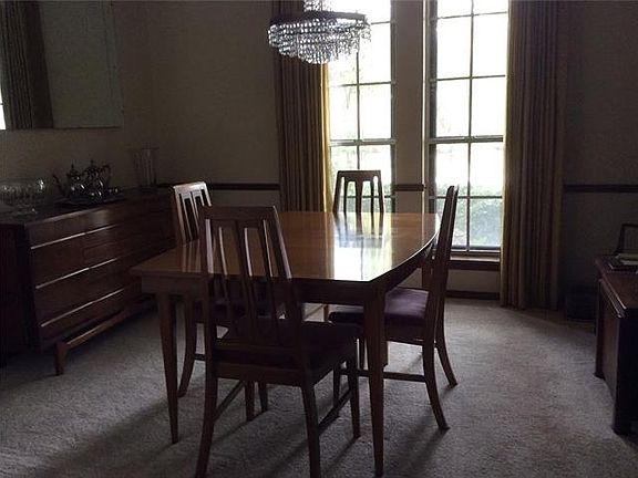 5th image of 1002 Rainbow Dr