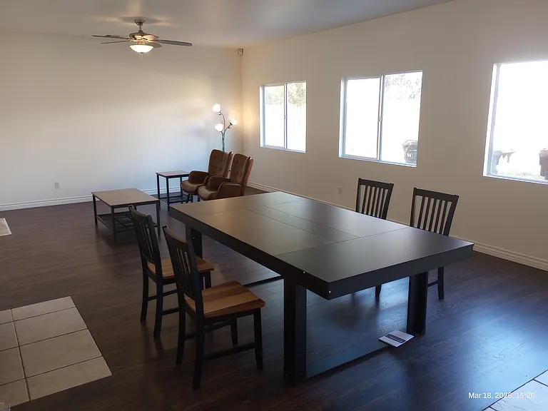 De La Valle Dr — Photo 8