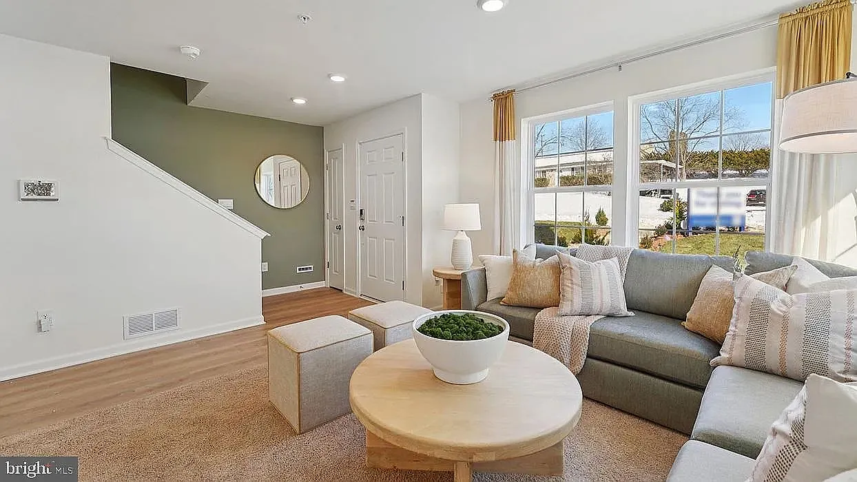 3 bed, 1900 sqft, $2,700 — Photo 4