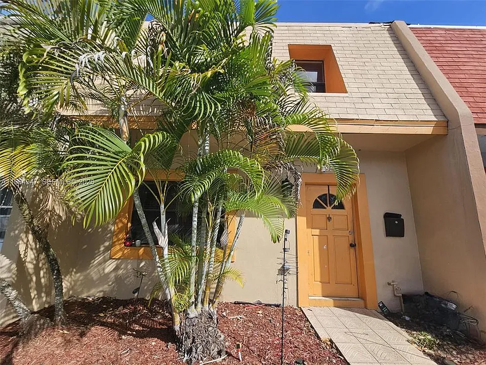 5953 NW 24th Ct