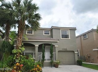 11748 NW 1st St, Pompano Beach, FL 33071