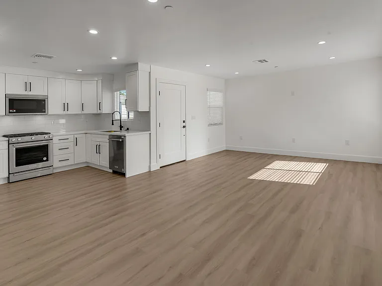10524 Cole Rd #10526 — Photo 8