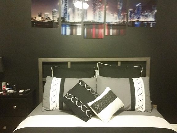 3rd image of 2944 Manhattan Blvd Unit 205
