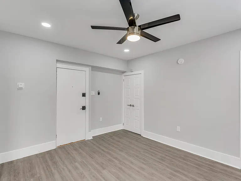 617 Vernon Rd #B02 — Photo 5
