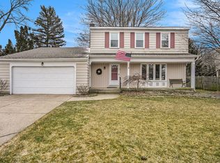 1850 S Norwalk Dr SE, Grand Rapids, MI 49508