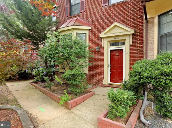 5440 Barrister Pl, Alexandria, VA 22304