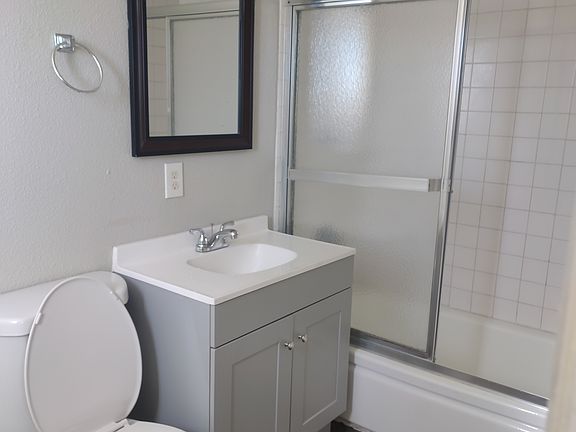 5th image of 2920 Marlin Ave #4