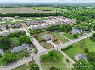 603 E Saunders St, Trenton, TX 75490