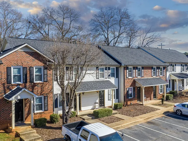 Ashbrook Village — Photo 12
