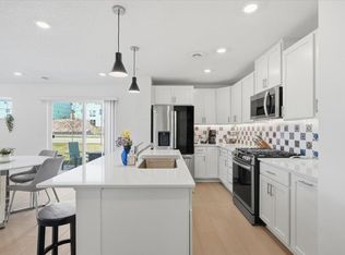 5245 Long Pointe Pass, Saint Paul, MN 55129