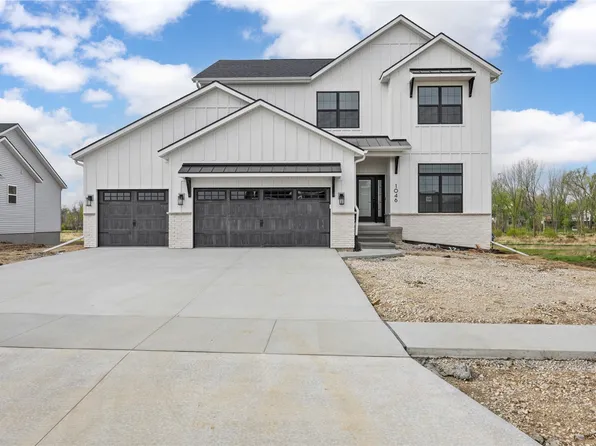 219 Meadows Field Dr NE, Cedar Rapids, IA 52402