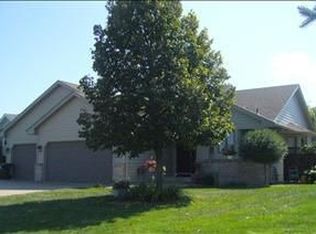 518 8th Ave NW, Forest Lake, MN 55025