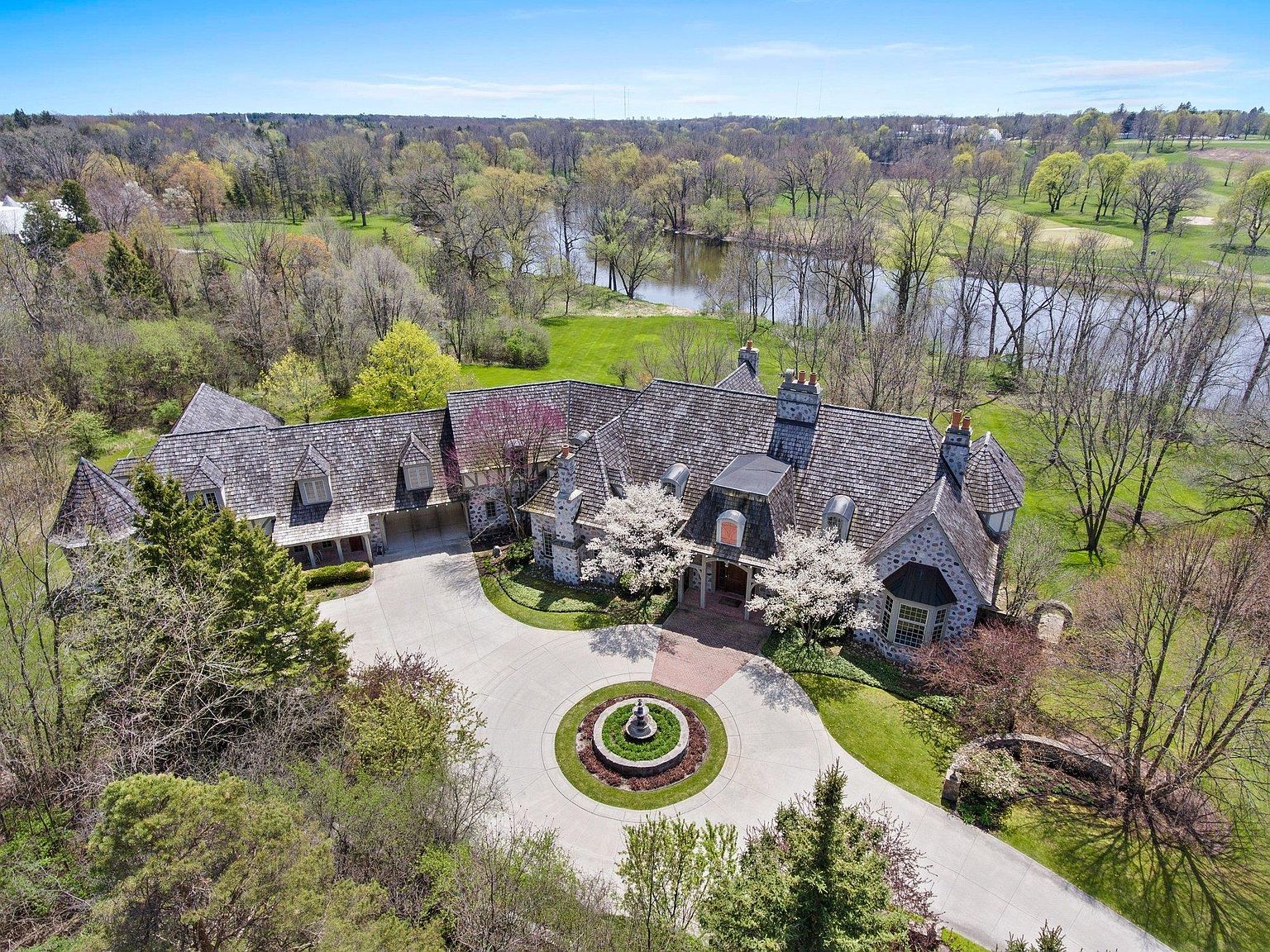 2135 W Dean Rd, River Hills, WI 53217 Zillow