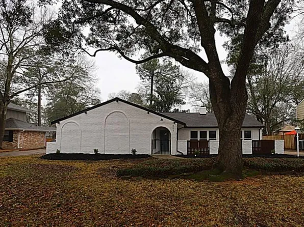 511 Rosewood Dr, Shenandoah, TX 77381