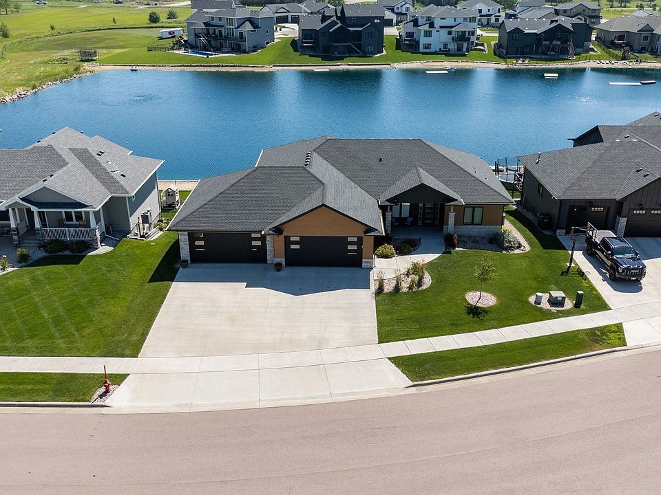 1st image of 2440 N Alberta Trl