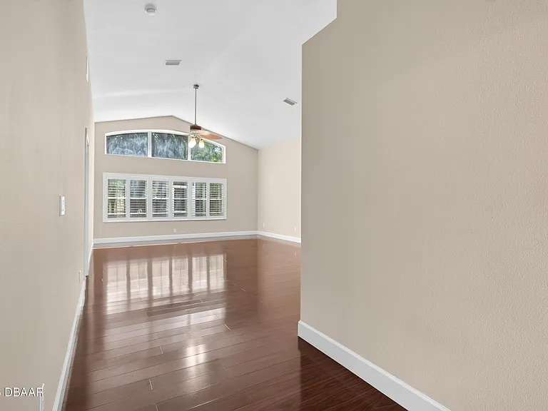1223 Crown Pointe Ln — Photo 4