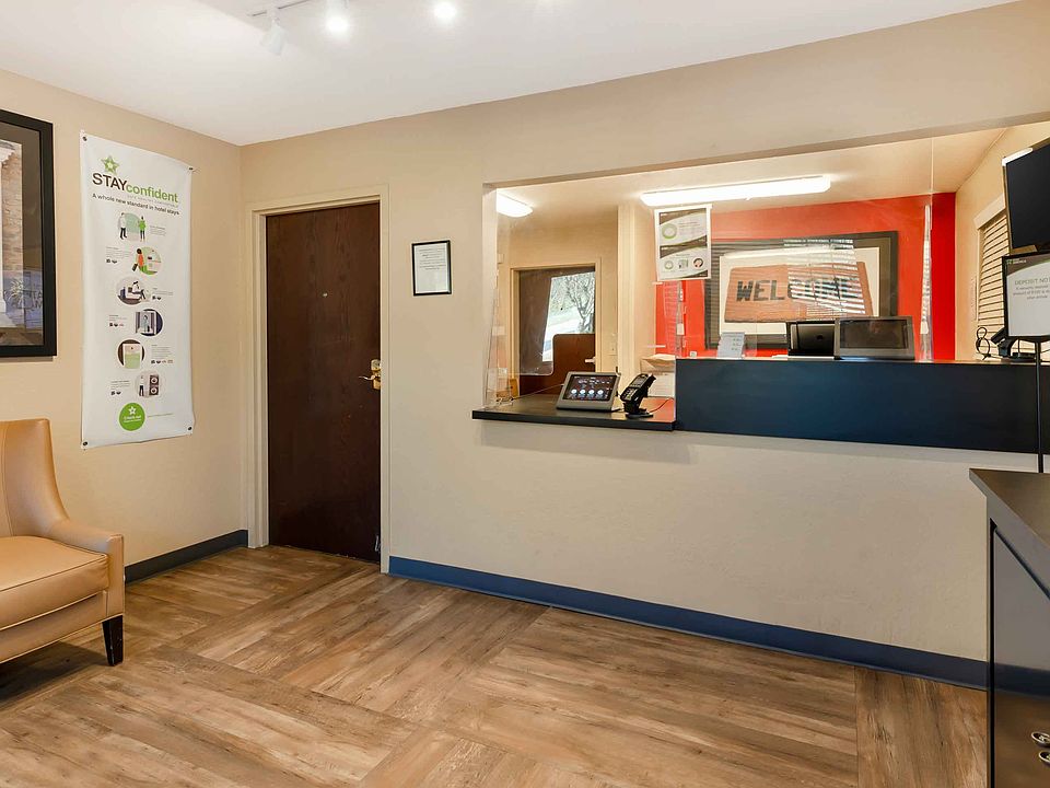Lobby and Guest Check-in