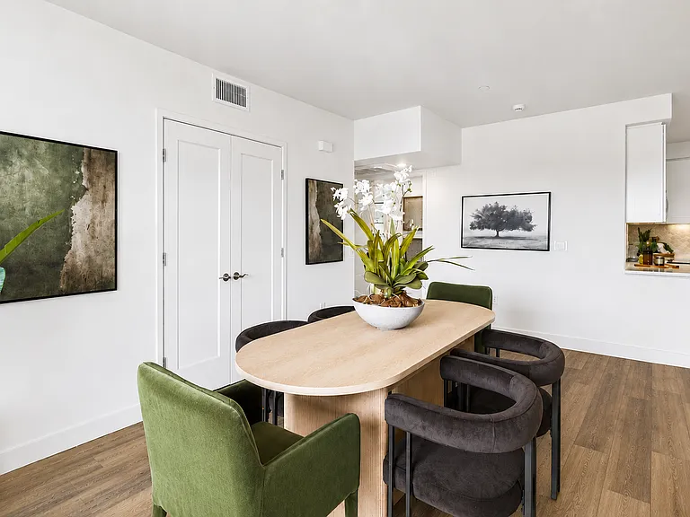 Avia La Jolla — Photo 18