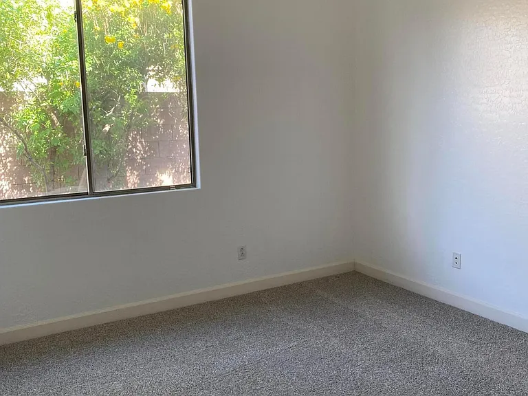 232 W Hawk Way — Photo 8