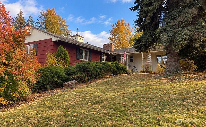 2nd image of 1504 E Pinecrest Road