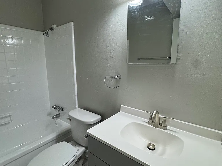 820-3 California St #3 — Photo 16