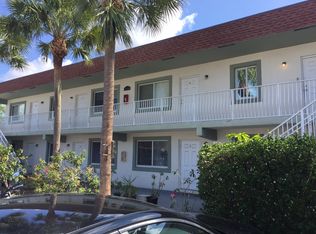 3060 NE 13th Ave APT 8, Oakland Park, FL 33334