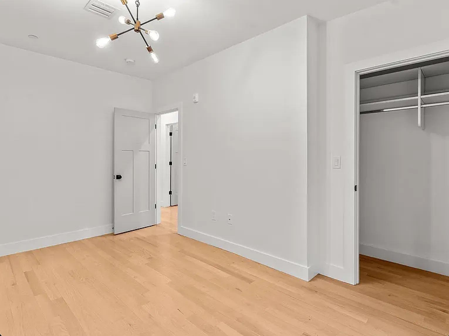 2 bed, 756 sqft, $2,900 — Photo 4