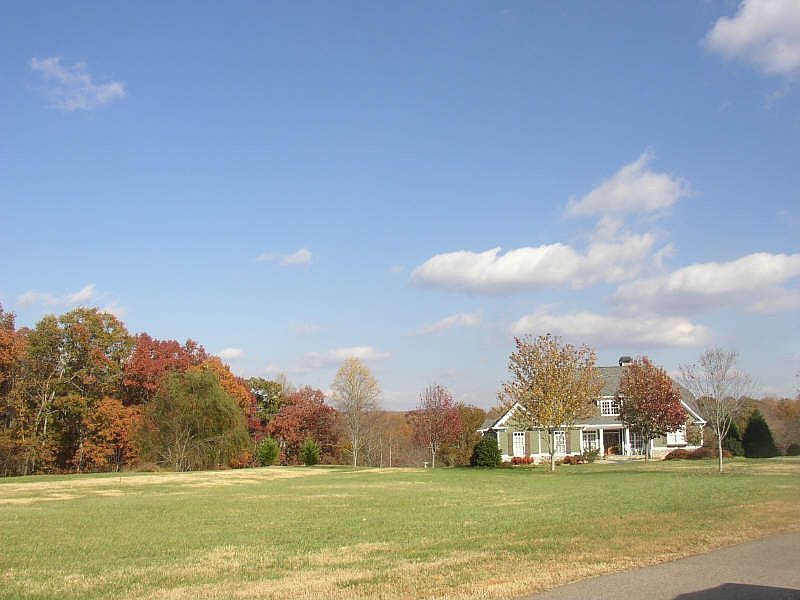 2nd image of 5869 Sun Ridge Ct