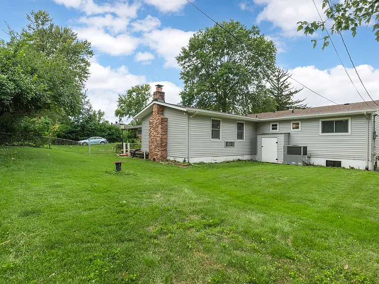 2734 Beloit Dr — Photo 39