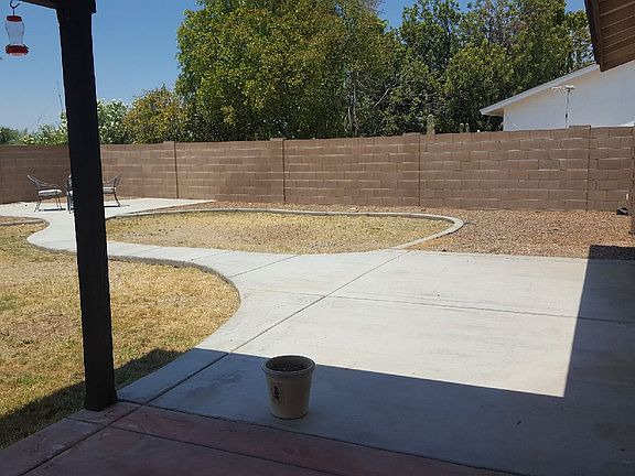 3rd image of 1530 N Rowen