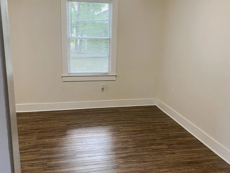 304 N 25th Ave — Photo 11