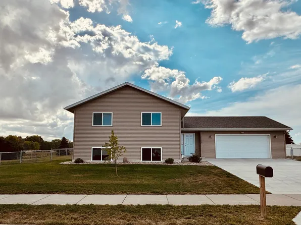 1107 Stockholm Ave, Marshall, MN 56258