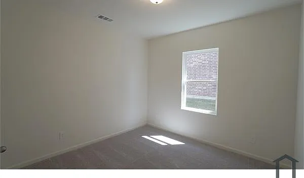 711 Camden Dr — Photo 8