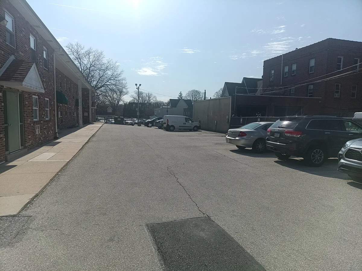 Building Photo - 221 S Chester Pike #D15