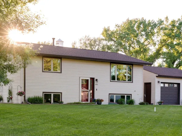 403 N East St, Hebron, ND 58638