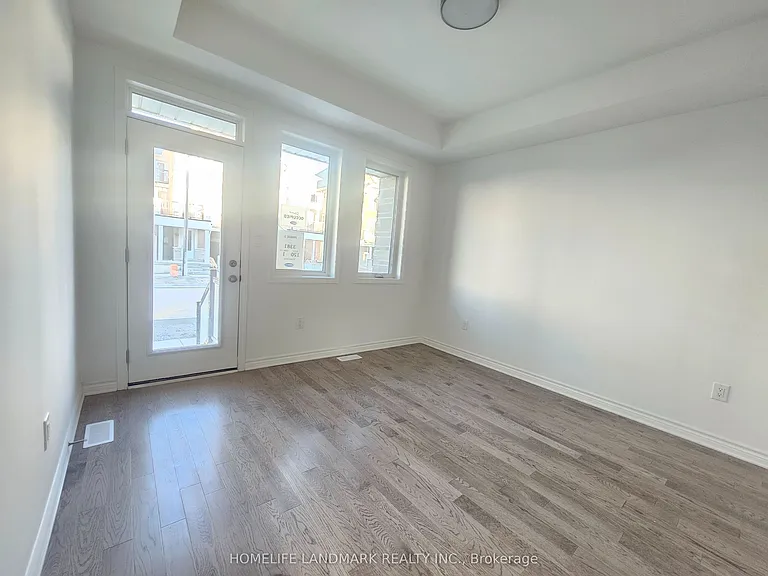 92 Avani Ave — Photo 4
