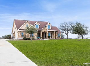 209 Abrego Lake Dr, Floresville, TX 78114