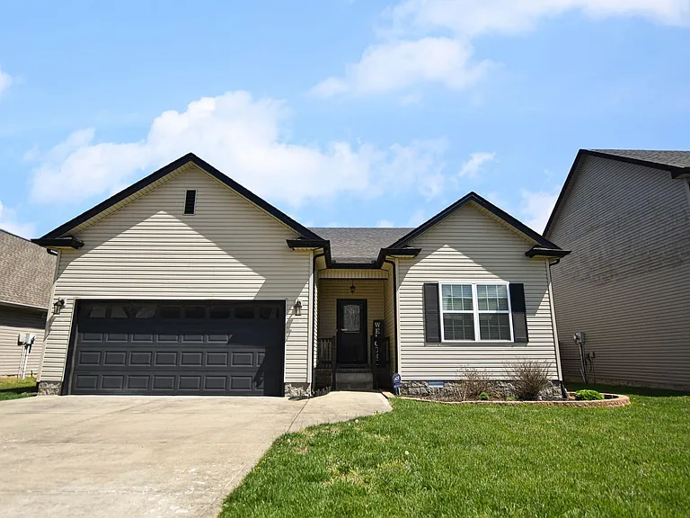 3765 Silver Fox Ln — Photo 1